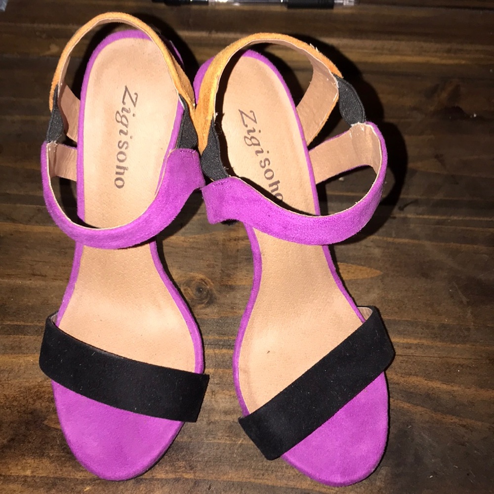 NWOT BEAUTIFUL HEELS!